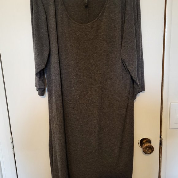 Viv Collection grey knit tunic w/ 3/4 sleeves - Picture 3 of 5